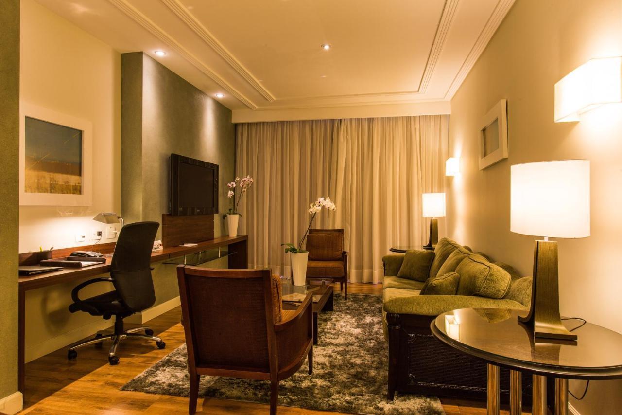 拉迪森库里蒂巴酒店 库里提巴 外观 照片 A suite at the Four Seasons Hotel, Kuala Lumpur