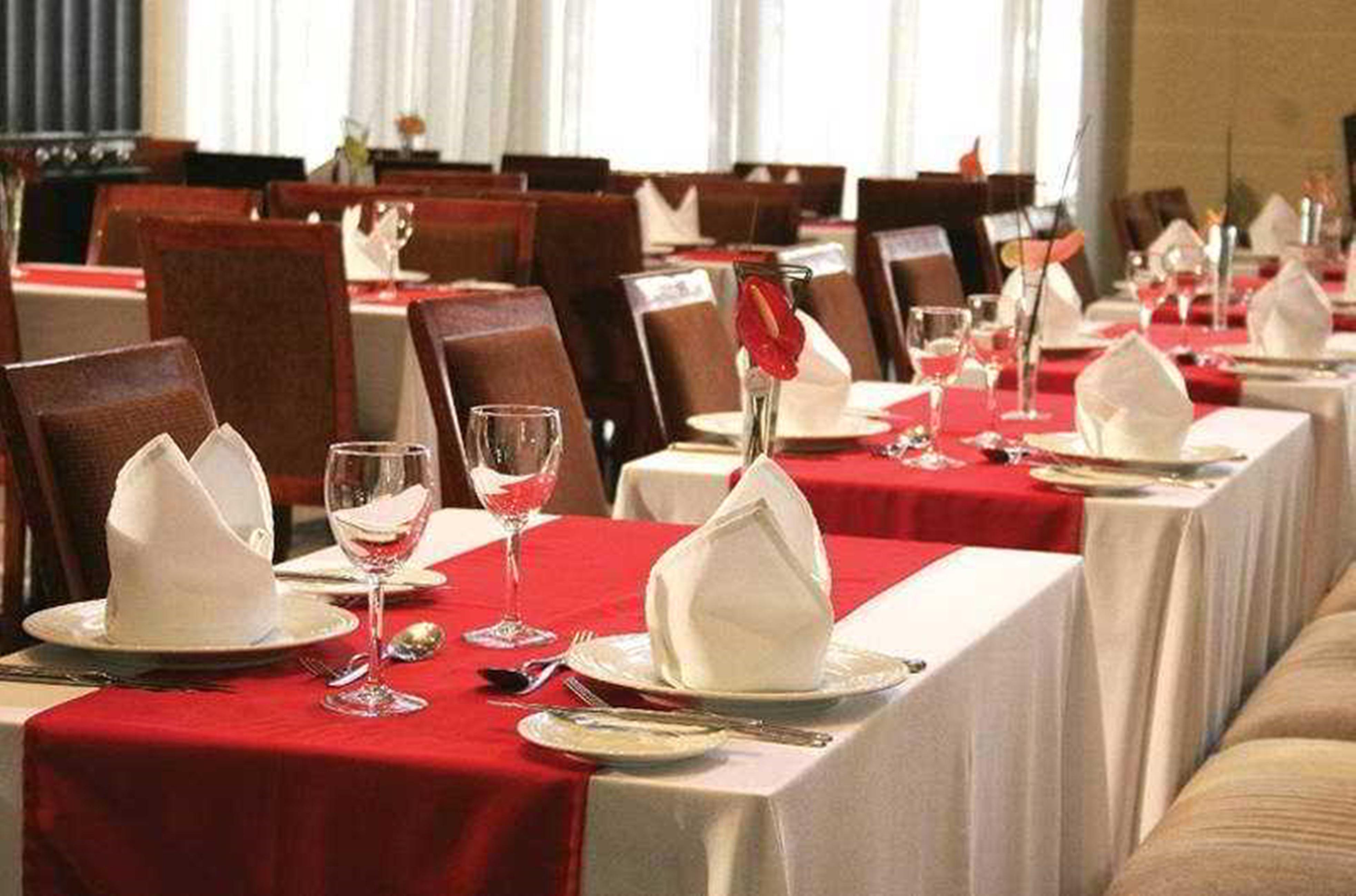 拉迪森库里蒂巴酒店 库里提巴 外观 照片 Banquet hall