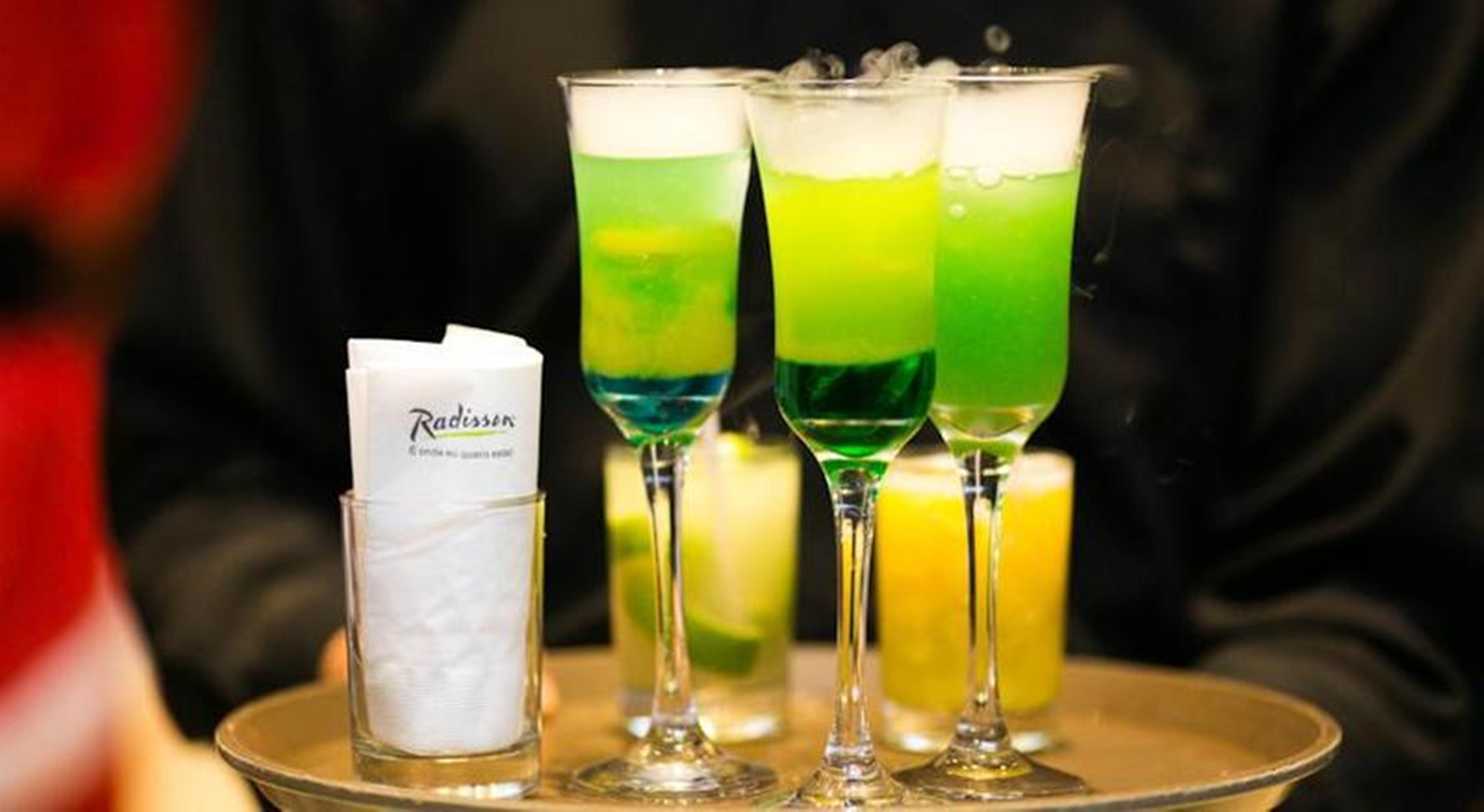 拉迪森库里蒂巴酒店 库里提巴 外观 照片 A selection of cocktails