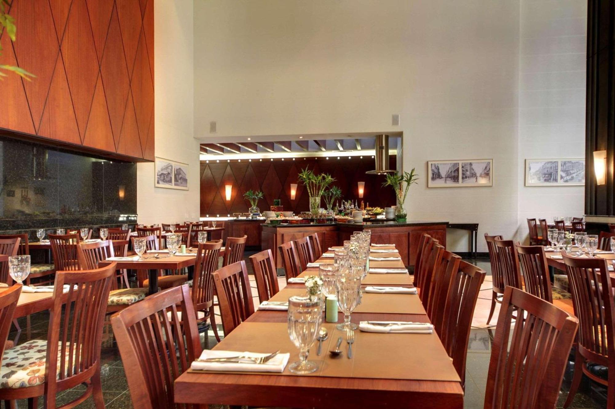 拉迪森库里蒂巴酒店 库里提巴 外观 照片 The interior of the restaurant
