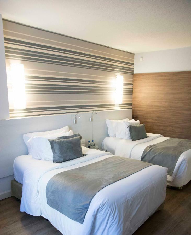 拉迪森库里蒂巴酒店 库里提巴 外观 照片 A room at the hotel